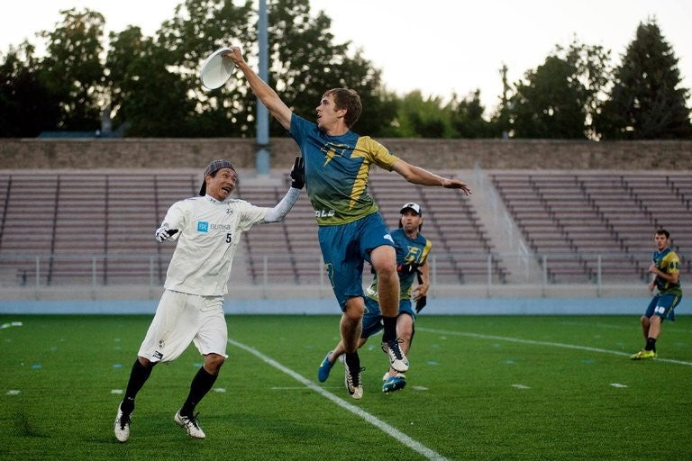 Ultimate Frisbee- No Ref, No Problem